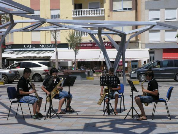 Musikgruppe an der Promenade